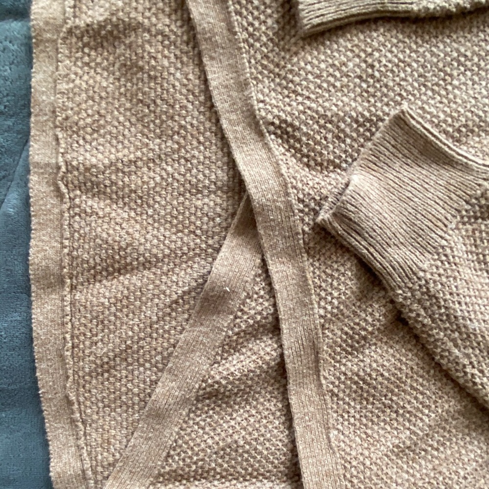 Sweater - Picture 2 of 4